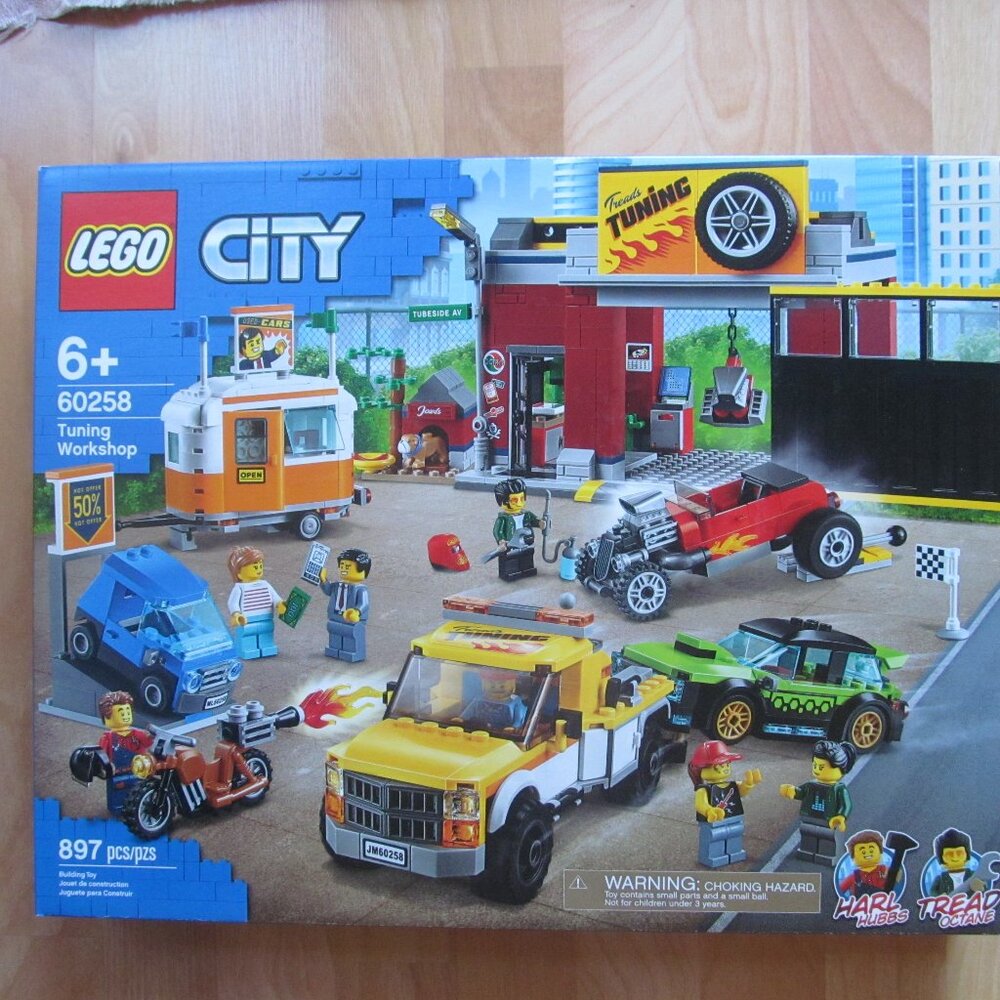 Lego 60258 City Tuning Workshop Set 897 pieces